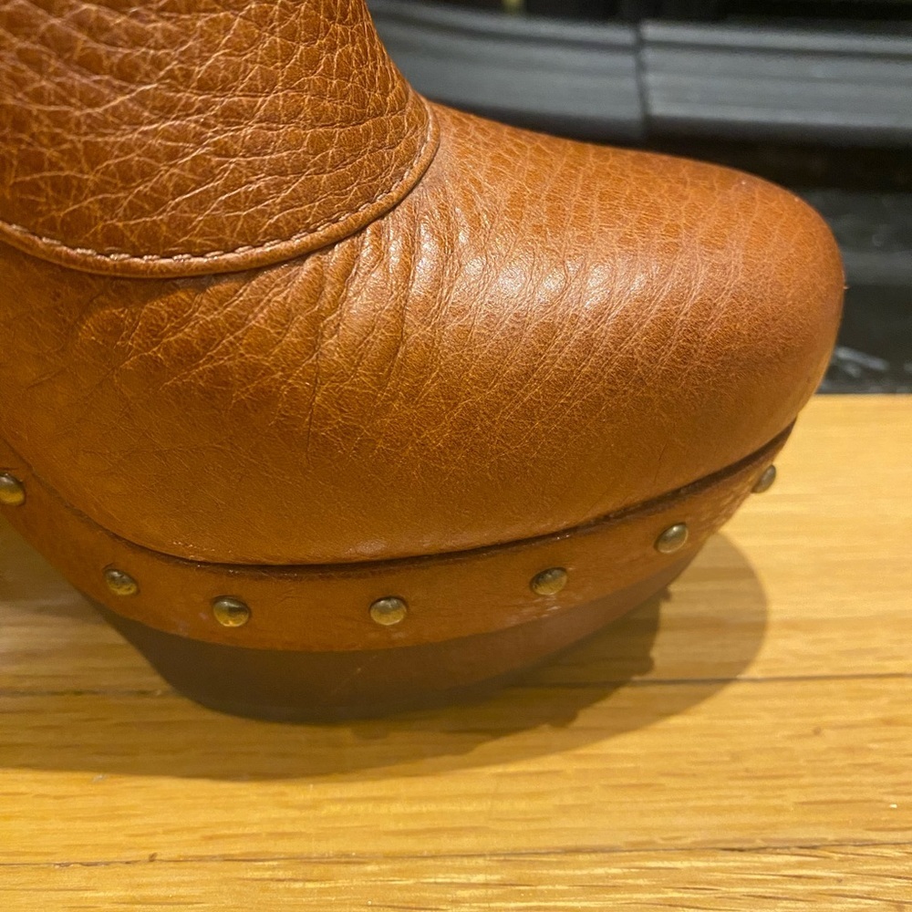 UGG Australia Cosima Brown Leather Ankle Boots Size 7 Studded High Heel Platform - Picture 4 of 15